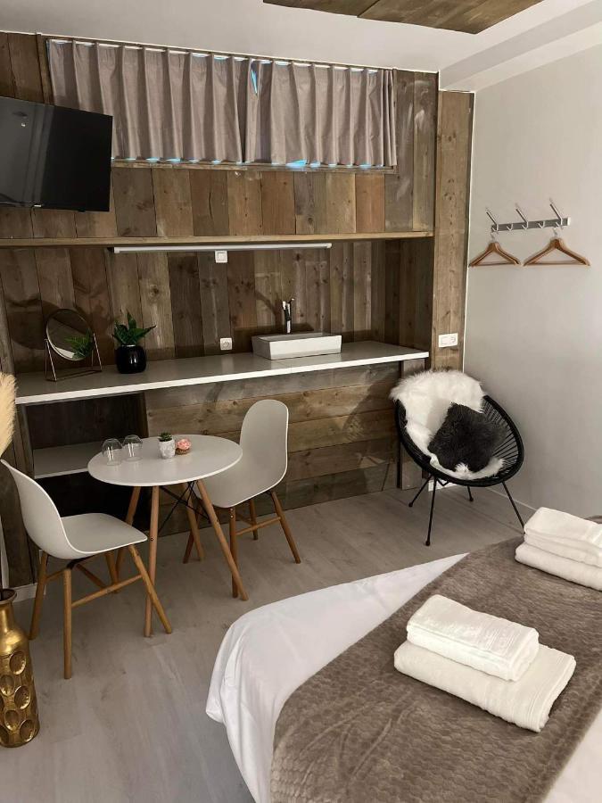 Prachtige Kamer In Centrum Brugge Met Badkamer ! Lägenhet Exteriör bild